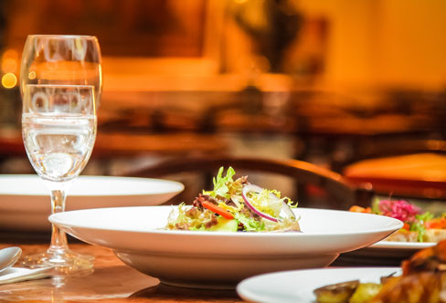 300萬+餐飲門店 市場容量巨大